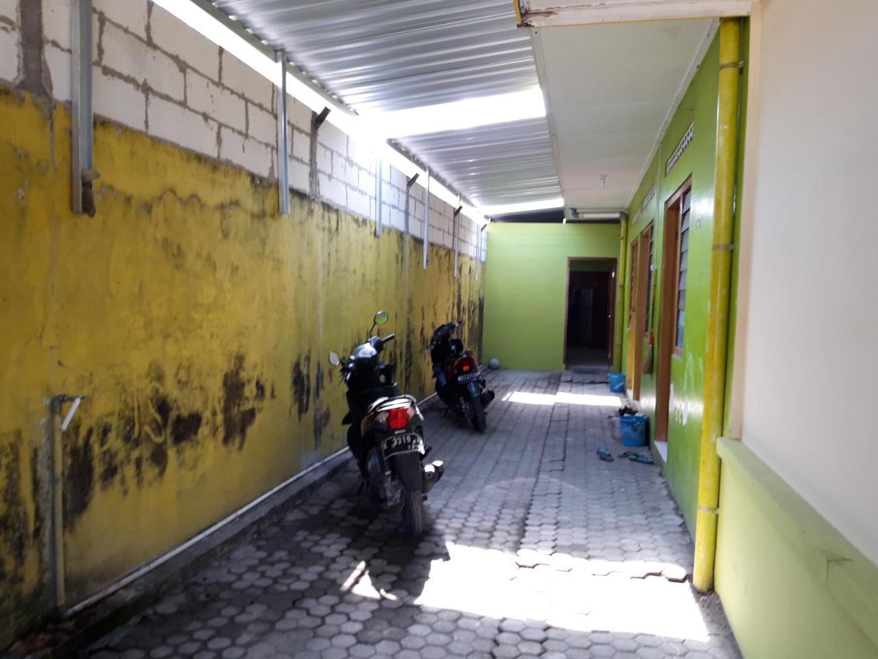 male room @JTH  Maguwo Exterior foto